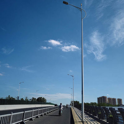 खरीदें Customizable Design Street Light Pole with Hot-Dip Galvanized Steel for High-Performance Outdoor Lighting online manufacture