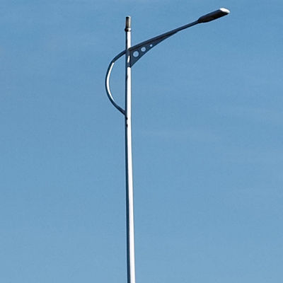 खरीदें Hot Dip Galvanized Steel Street Light Pole For Customizable Outdoor Lighting Solutions In Conical/Polygonal/Round Shape online manufacture