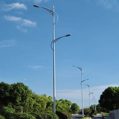 खरीदें Customizable Street Light Pole Design with Hot-Dip Galvanized Steel Material online manufacture