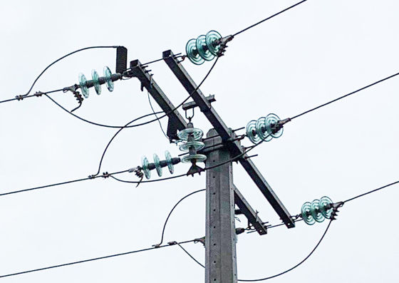 खरीदें 33KV 35KV 10000S Distribution Crossarms Assemblies For Single Pole Structure online manufacture