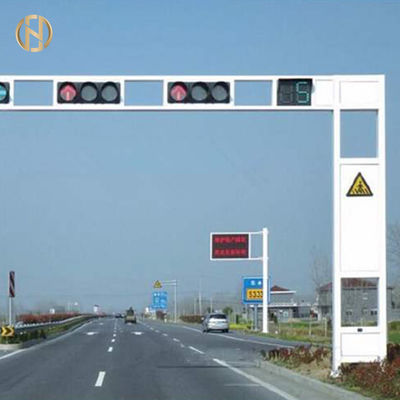 खरीदें Hot Dip Galvanized Traffic Light Post Earthquake Resistant Long Service Life online manufacture