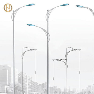 खरीदें High Precision Street Lamp Pole 6 - 12M Height With Various Design online manufacture