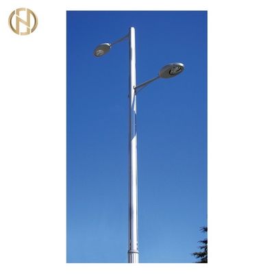 खरीदें Single Arm Steel Tube Customizable Electrical Street Light Pole With Hot-Dip Galvanized Coating online manufacture