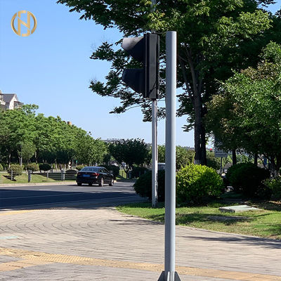 खरीदें 4.5M 6M I Type Traffic Light Pole  Camera Light Pole Installing At Main Road online manufacture