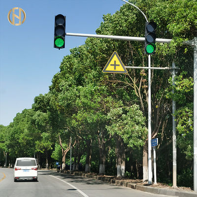 खरीदें 2.5mm - 14mm Thickness Traffic Light Post Shaft Cantilever Powder Coated online manufacture