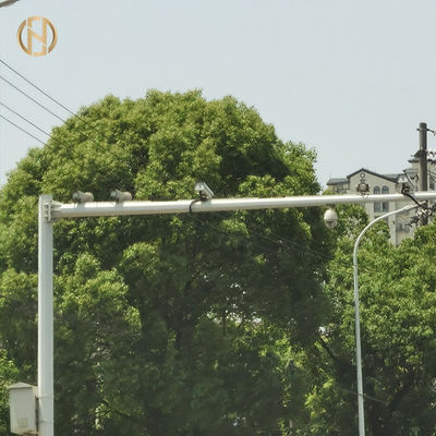 खरीदें Straight Type Traffic Signal Post 3M 6M High Durability For Cross Road online manufacture
