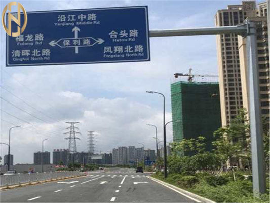 खरीदें Customized Height Highway Sign Pole High Precision Anti Seismic Design online manufacture