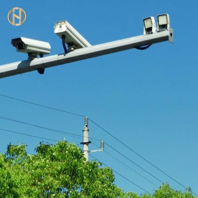 खरीदें Steel Security Camera Lamp Post 85um Galvanization Long Service Life online manufacture