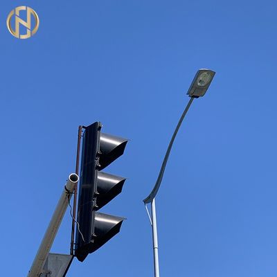 खरीदें ASTM A123  Q345B LED Street Light Highway Lamp Post Straight Arm online manufacture